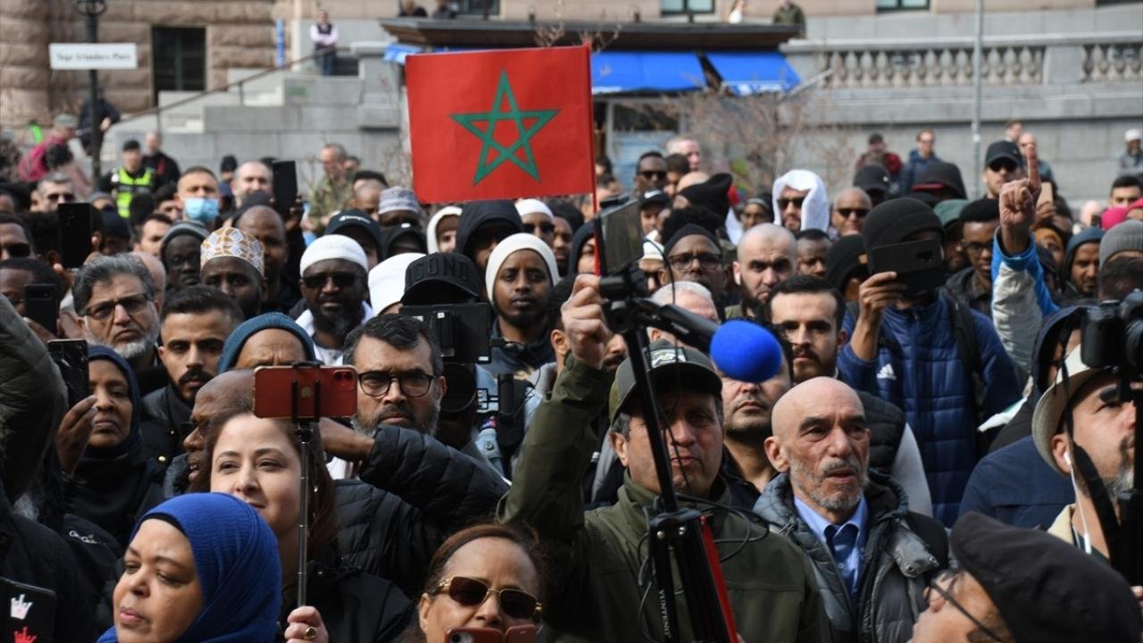 Kur’an- Kerim yakan ırkçıya Stockholm’de tepki gösterisi