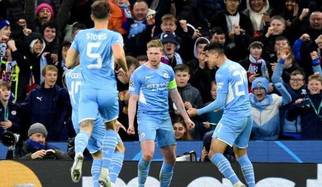 Manchester City kaptanıyla güldü