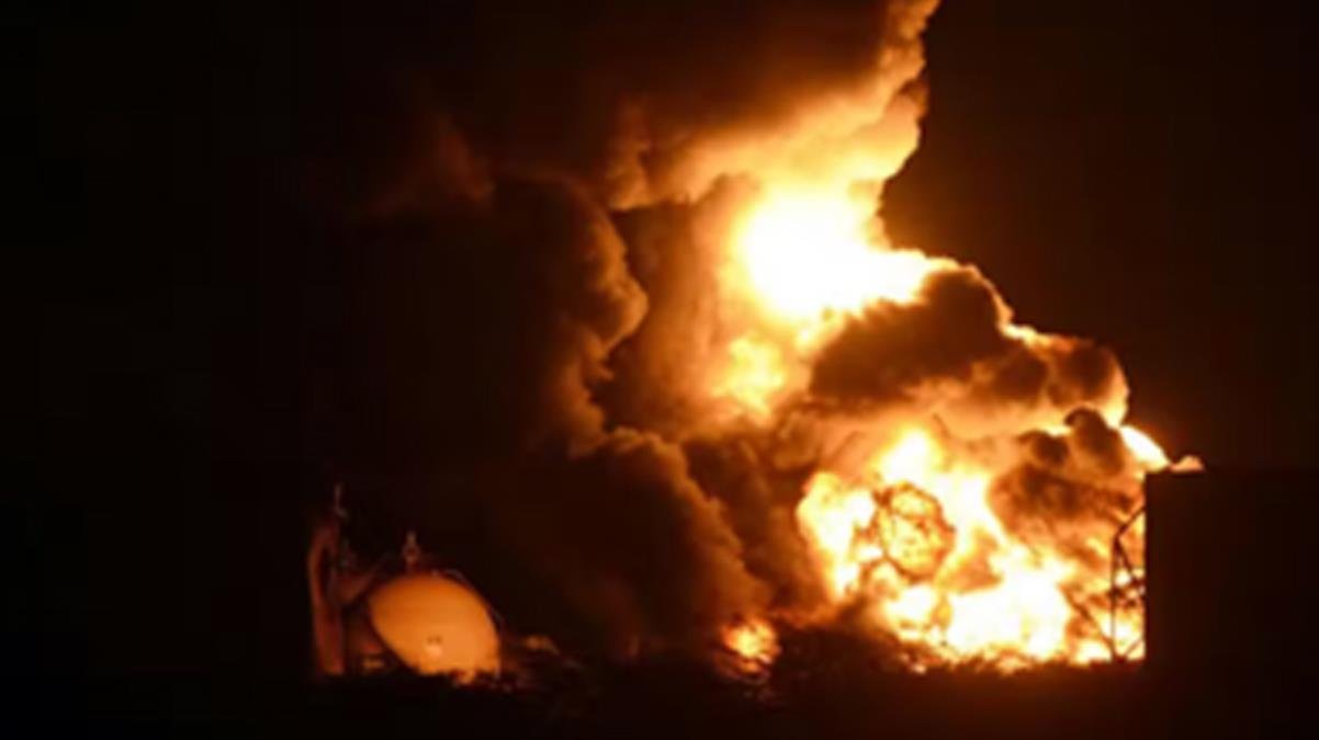 Nijerya’da yasa dışı petrol rafinerisinde patlama: 100 ölü