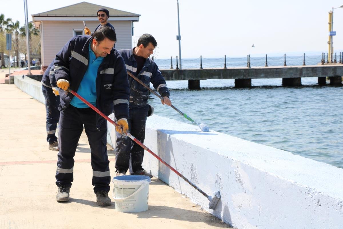 Park Bahçelerden göz dolduran yaza hazırlık