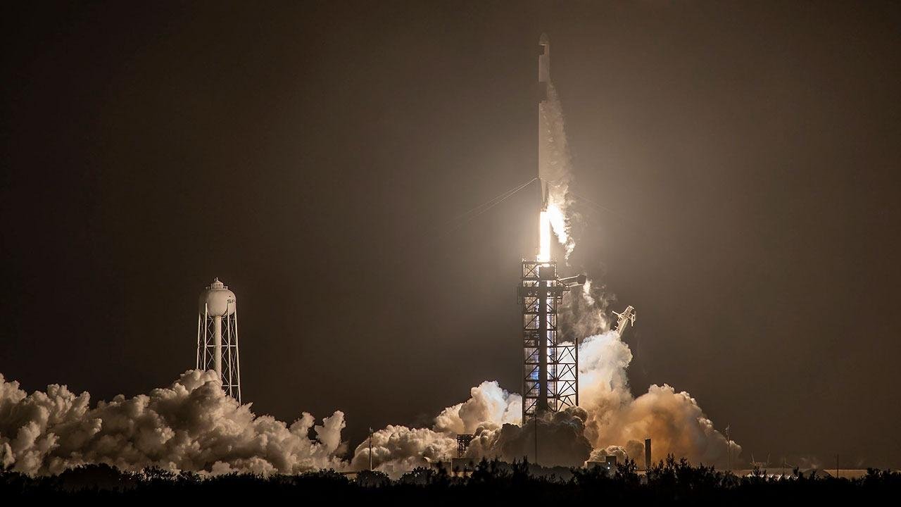 SpaceX, ABD’ye ait istihbarat uydusunu uzaya fırlattı