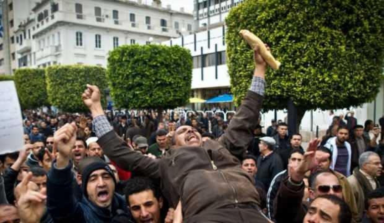 Tunus’ta pahalılıktan şikayet edenlere hapis cezası geliyor