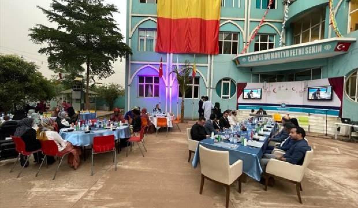 Türkiye Maarif Vakfı, Mali’de iftar verdi