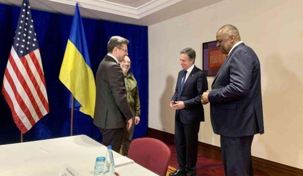 Ukrayna Dışişleri Bakanı Kuleba, Rusya’ya “yıkıcı yaptırımlar” istedi