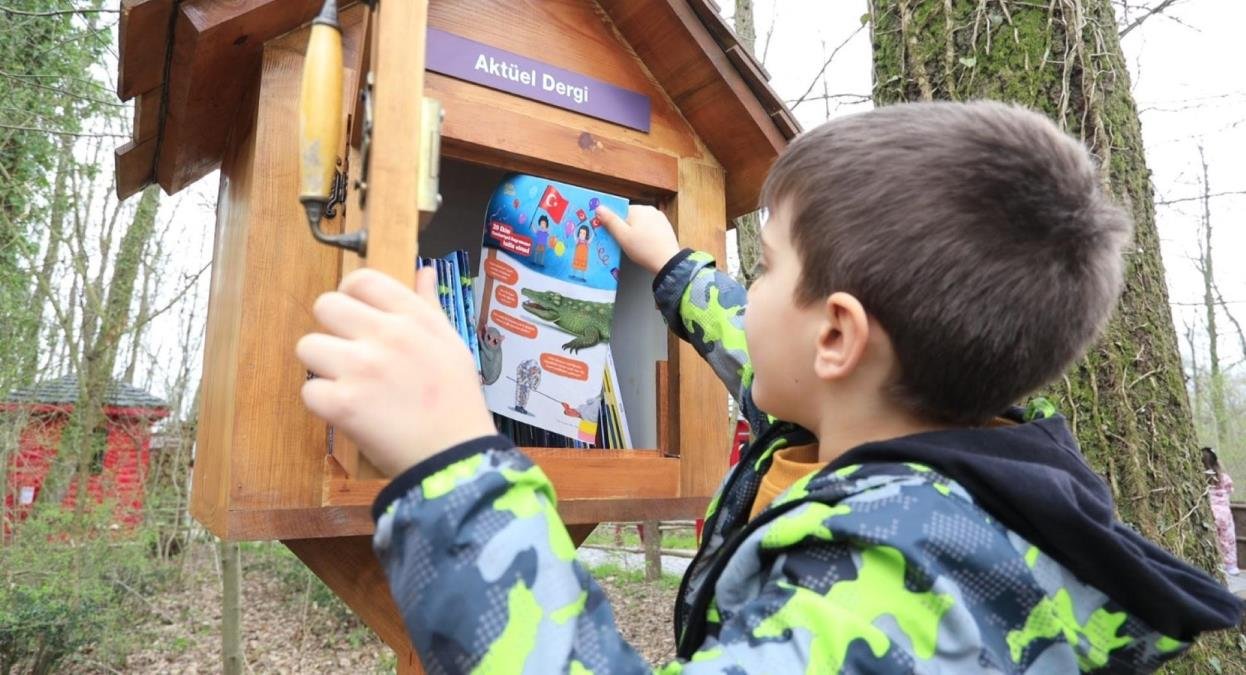 Anne ve çocuklar Ormanya’da