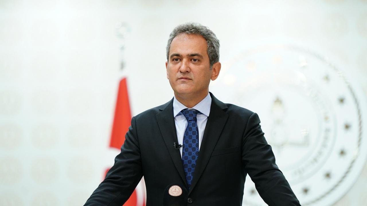 Bakan Özer’den köy okulları için müjde