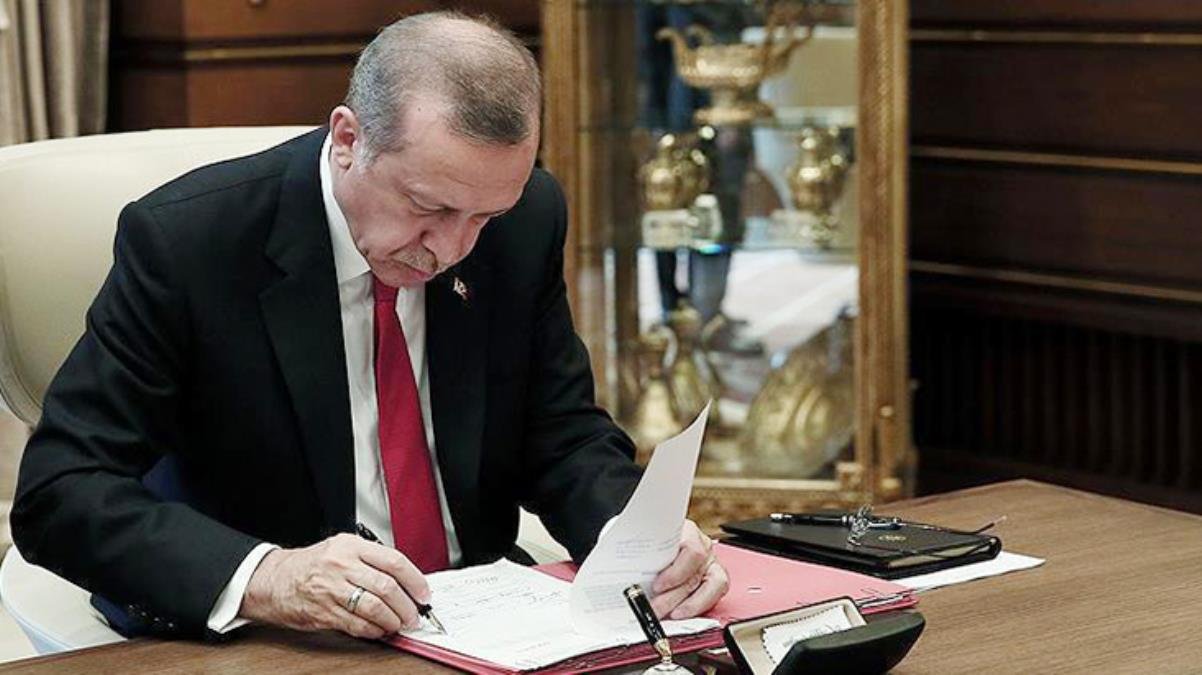 Cumhurbaşkanı Erdoğan’ın imzasıyla Resmi Gazete’de! Çok sayıda bakanlıkta görevden alma ve atamalar var
