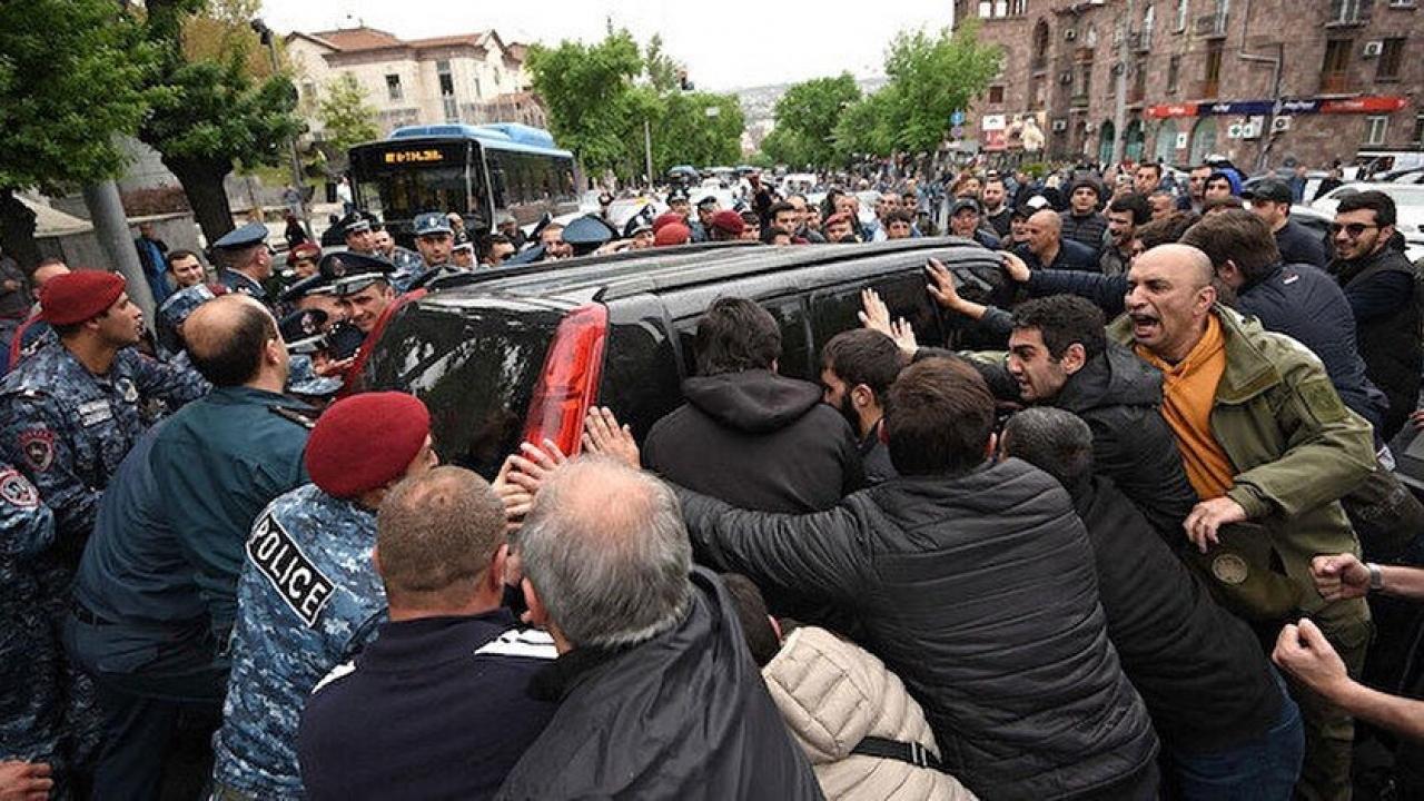 Ermenistan’da Paşinyan protestosu