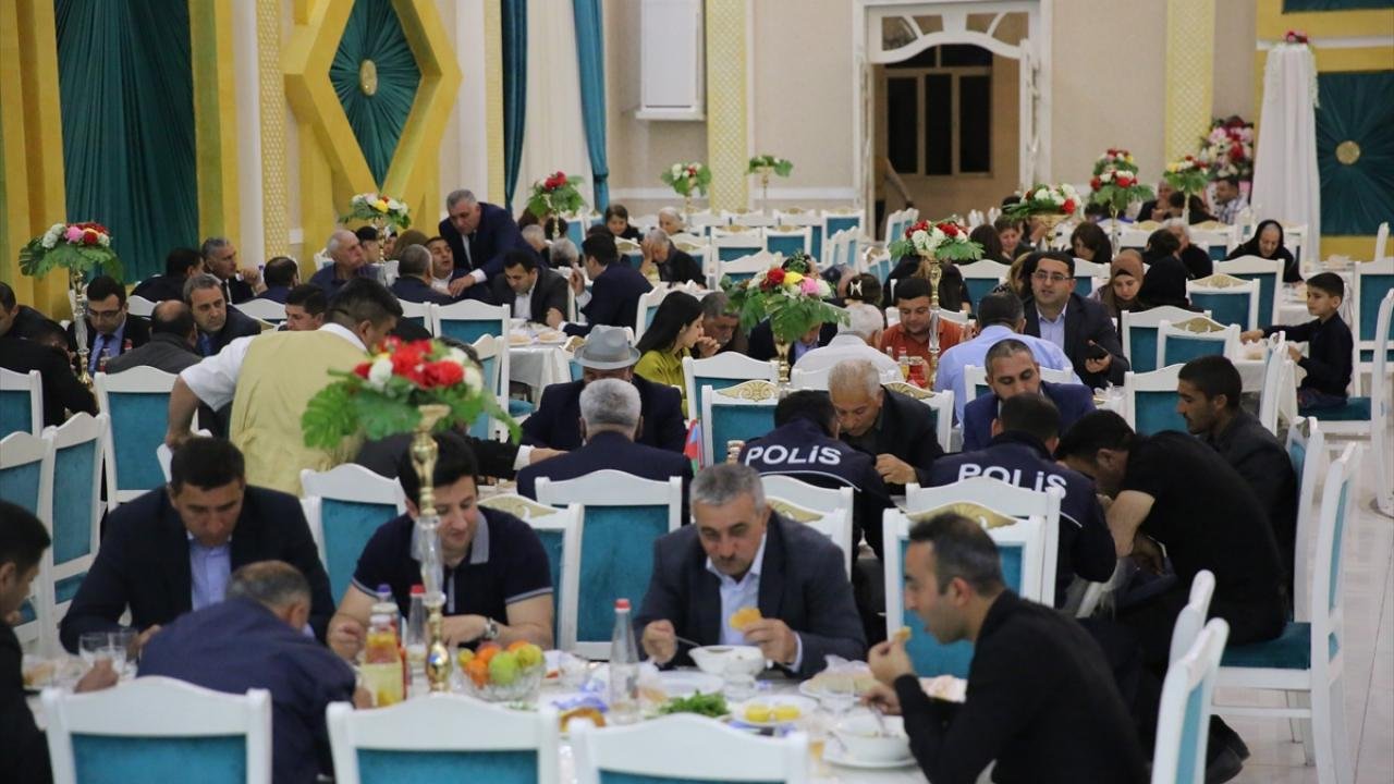 İHH Karabağ’da şehit aileleri ve gazilere iftar verdi
