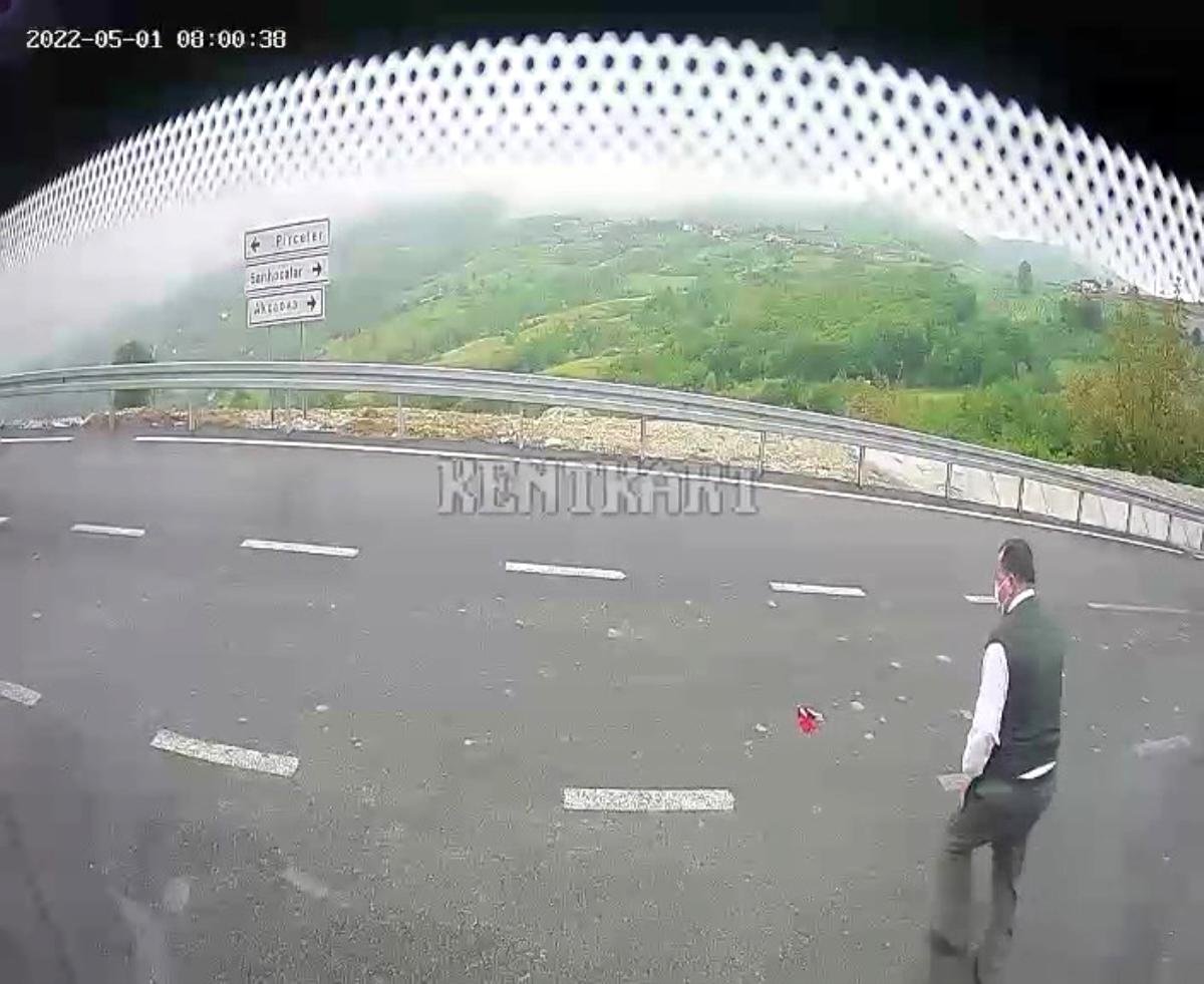 Otobüs şoföründen alkışlanacak hareket