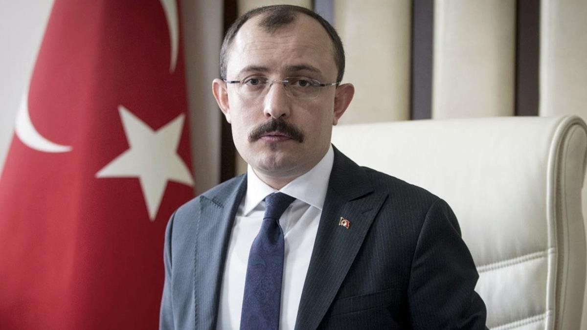 Son Dakika! Bakan Muş “Cumhuriyet tarihinde bir rekor” diyerek duyurdu: Dün, bir günde 1 milyar 956 milyon dolar ihracat yaptık