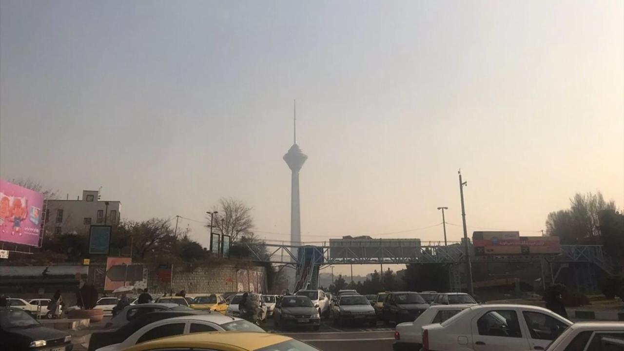 Tahran’da eğitime hava kirliliği engeli