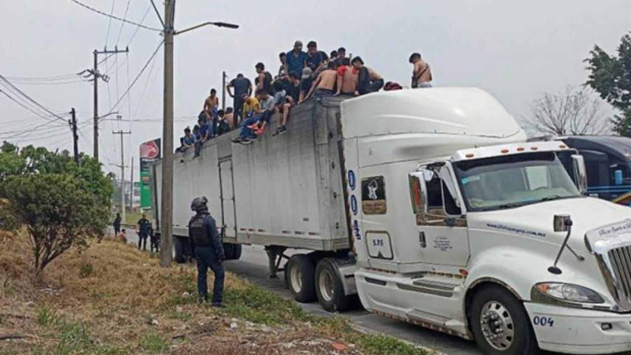 TIR dorsesinden 310 düzensiz göçmen çıktı
