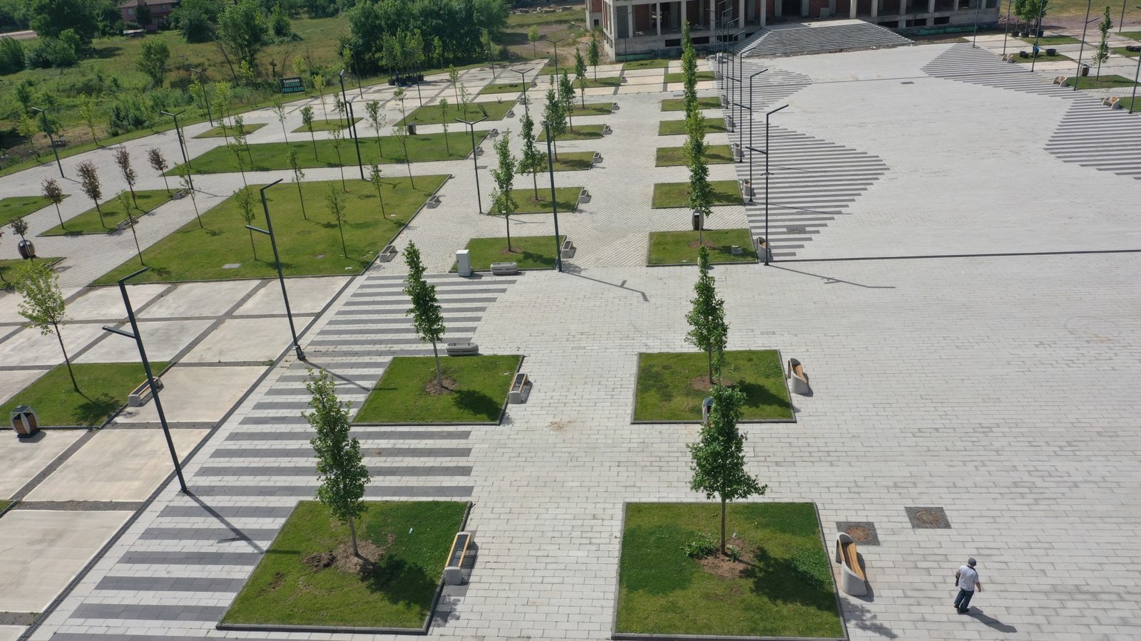 Kartepe Kent Meydanı’nda çınar ağaçları yeşerecek