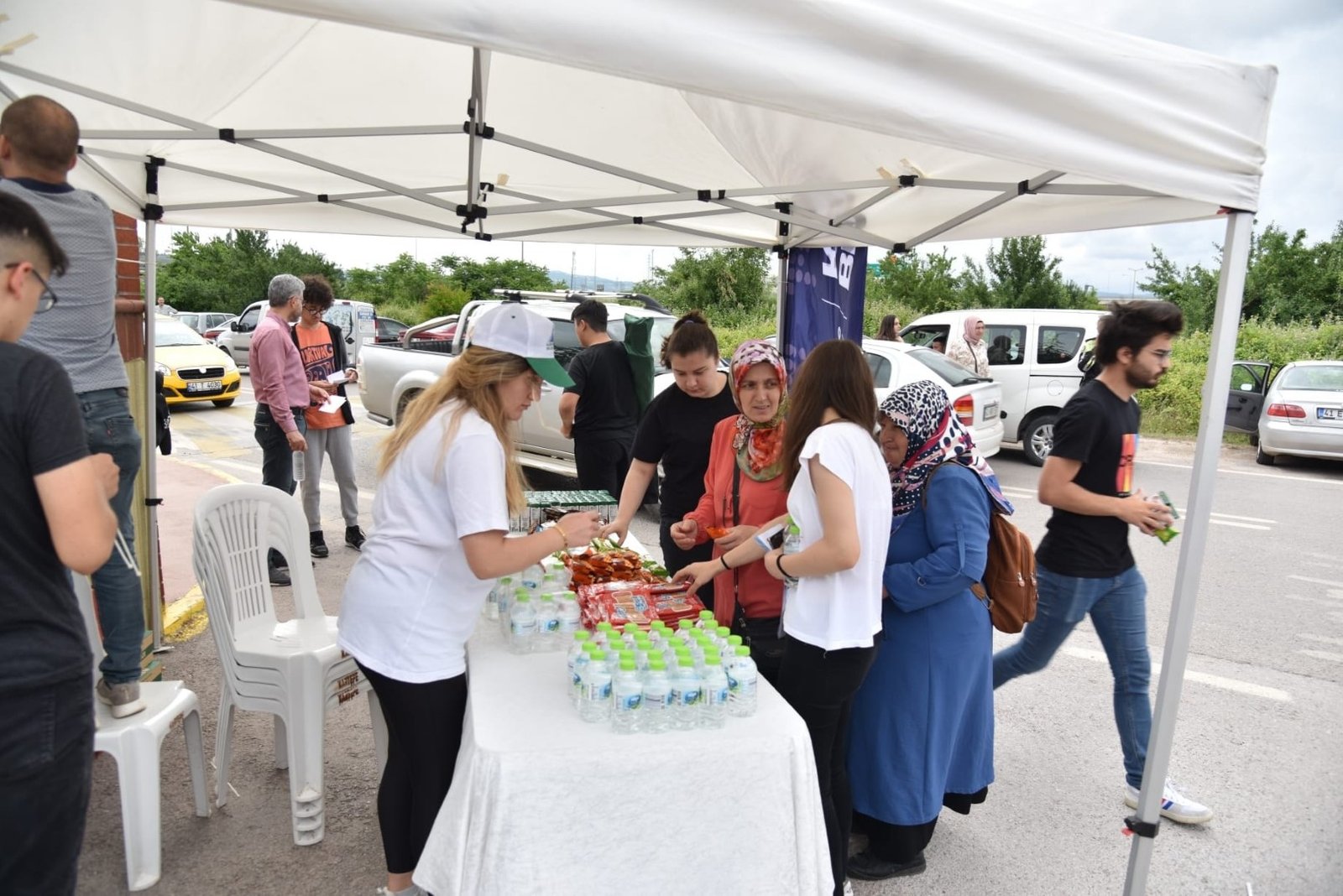KARTEPE BELEDİYESİ SINAVA GİREN ÖĞRENCİLERİ UNUTMADI