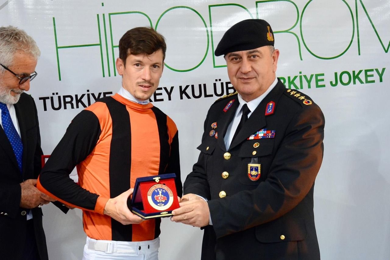 Kartepe Jandarma Koşusu’nu Özaydın Kazandı