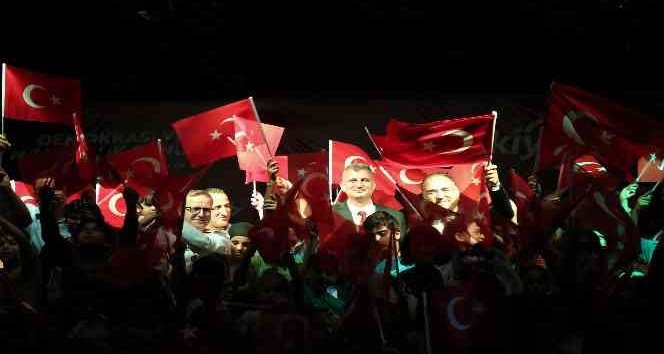 GÖLCÜK’TE 15 TEMMUZ ŞEHİTLERİ ANILDI