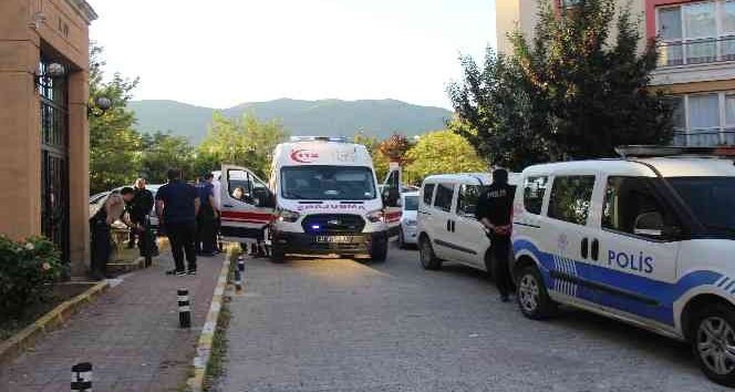 17 Yaşındaki Torununu, Oğlunun Tabancasıyla Vurdu