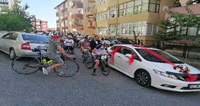 Gebze’de Bisikletli Düğün Konvoyu