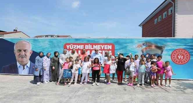 Derince’de “Yüzme Bilmeyen Kalmasın” Projesi, Bin 200 Öğrenciyle Devam Ediyor