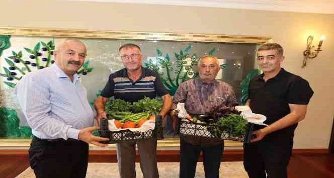 Gebzeli Çiftçilerden Başkan Büyükgöz’e İlk Hasat Hediyesi