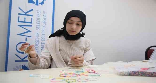 13 Yaşındaki Sevde, KO-MEK Sayesinde Kendi Harçlığını Çıkartabiliyor