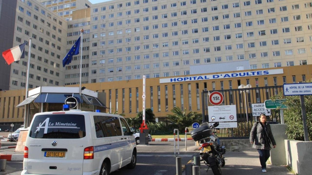 Fransa’da bazı acil servisler, personel yetersizliğinden hizmet veremiyor