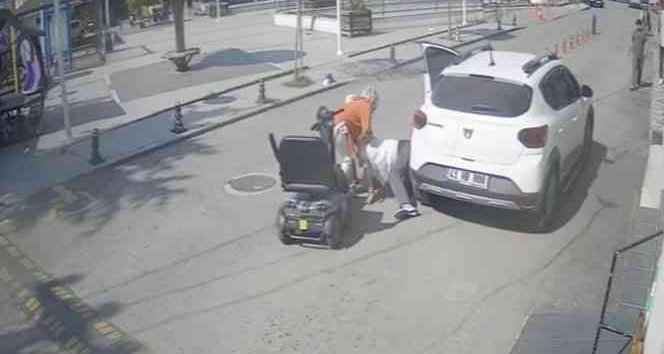 Hem Eşinin Hem De Yaşlı Teyzenin Hayatını Kurtardı