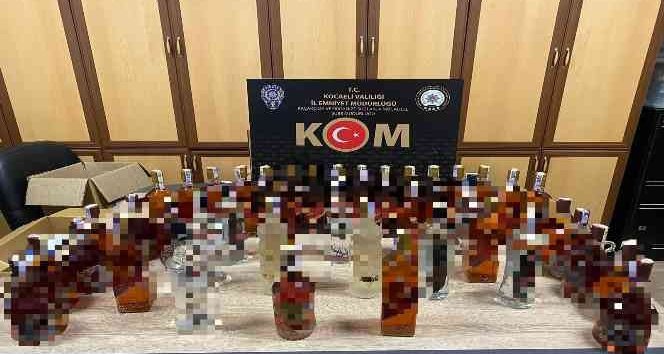 İzmit’te Durdurulan Araçtan 42 Şişe Kaçak Alkol Çıktı