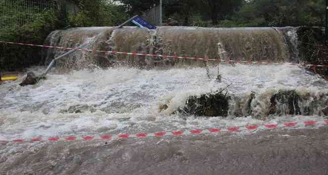 Sel Kartepe’yi Alıp Götürdü