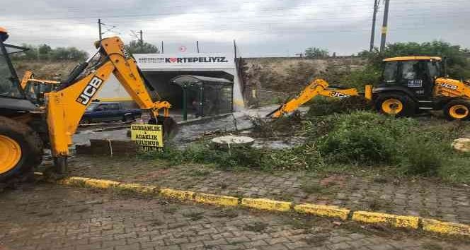 Büyükşehir Sel ile Mücadeleye Devam Ediyor