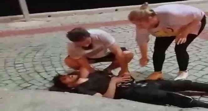 16 Yaşındaki Genç Kimliği Belirsiz Şahıs Tarafından Bıçaklandı