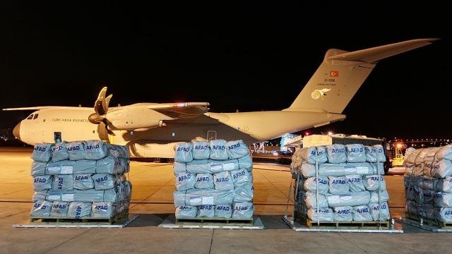 Türkiye, Pakistan’a Yardım Göndermeye Devam Ediyor
