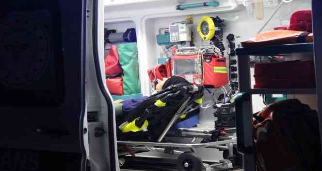 Kartepe’de İki Araç Birbirine Girdi