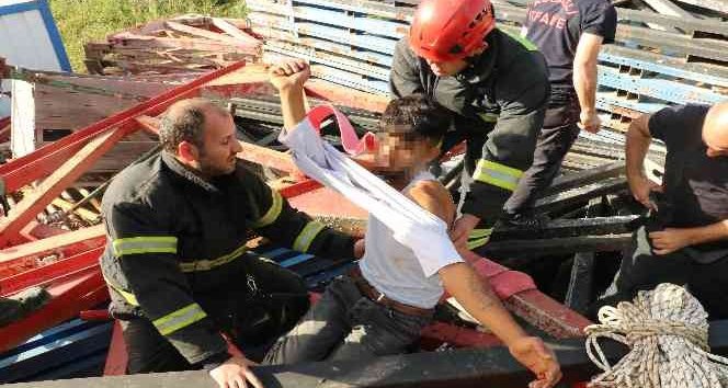 Demirleri Çalmak İsterken Parmaklarından Oluyordu