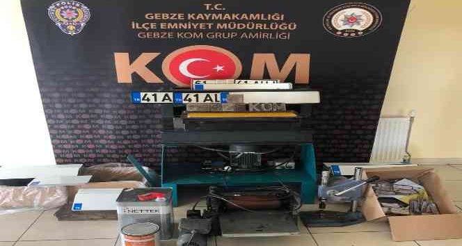 Boş Plakaları Kozmetik Firmasında Sakladılar