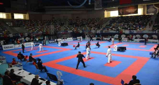 Kocaeli’de Düzenlenen Uluslararası Karate Müsabakasına 75 Ülkeden Bin 65 Kişi Katılacak
