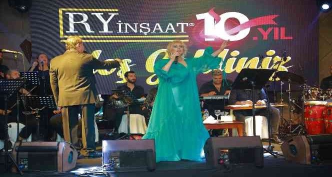 Muazzez Ersoy Kocaeli’de Unutulmaz  Bir Konser Verdi