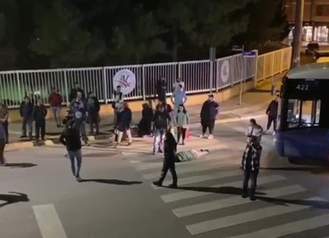 Belediye Otobüsü Yayaya Çarptı: 1 Yaralı