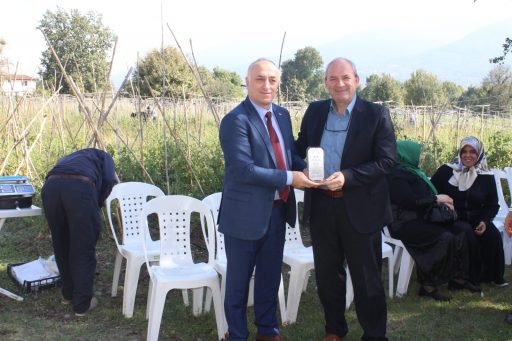 Kocaeli tarim il muduruyuksel cilin plaketini Marsiad baskan yardimcisi