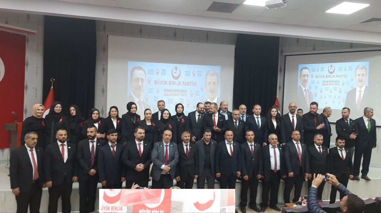 BBP KARTEPE İLÇE KONGRESİ KADRAJA SIĞMADI