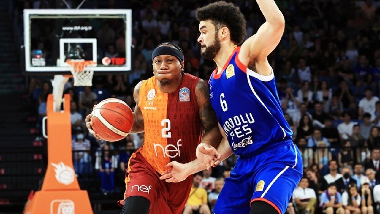 Anadolu Efes finale yükseldi!