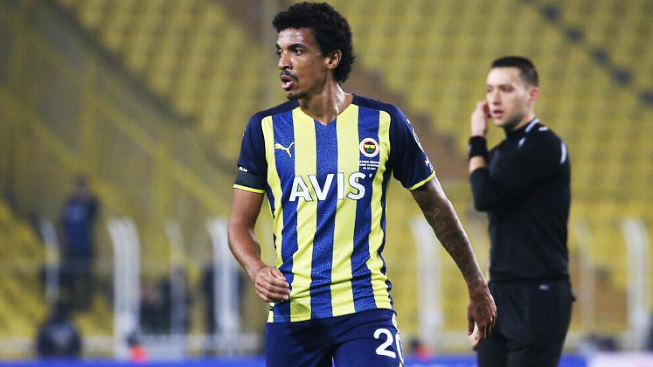 Ayrılığa yanaşmayan Luis Gustavo için yeni plan!