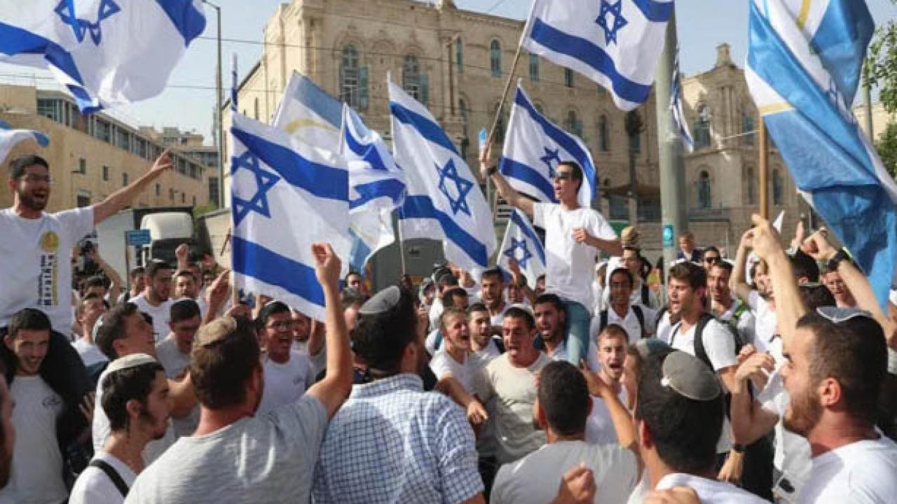 Fanatik Yahudi yerleşimcilerin Doğu Kudüs’teki provokatif yürüşü başladı