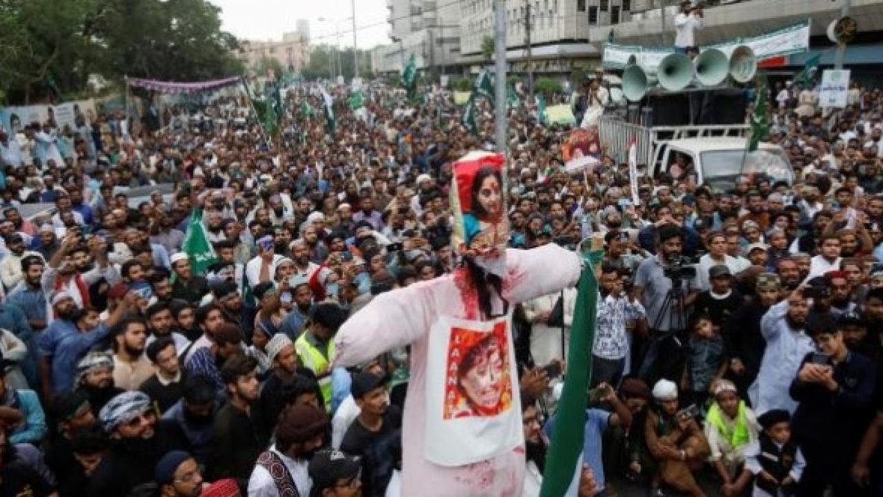 Hindistan polisi Hz. Muhammed’e hakarete yönelik protestoya müdahale etti: 2 ölü