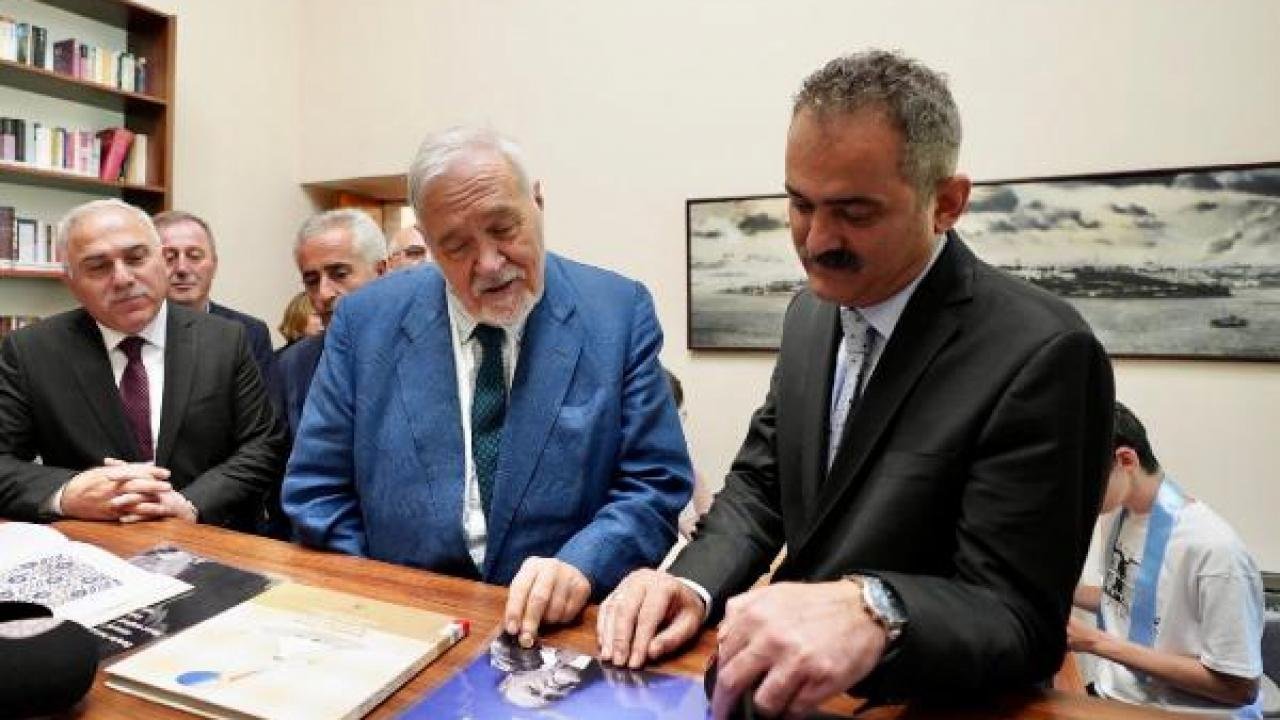 Milli Eğitim Bakanı Özer: Kütüphaneler bu yaz açık olacak