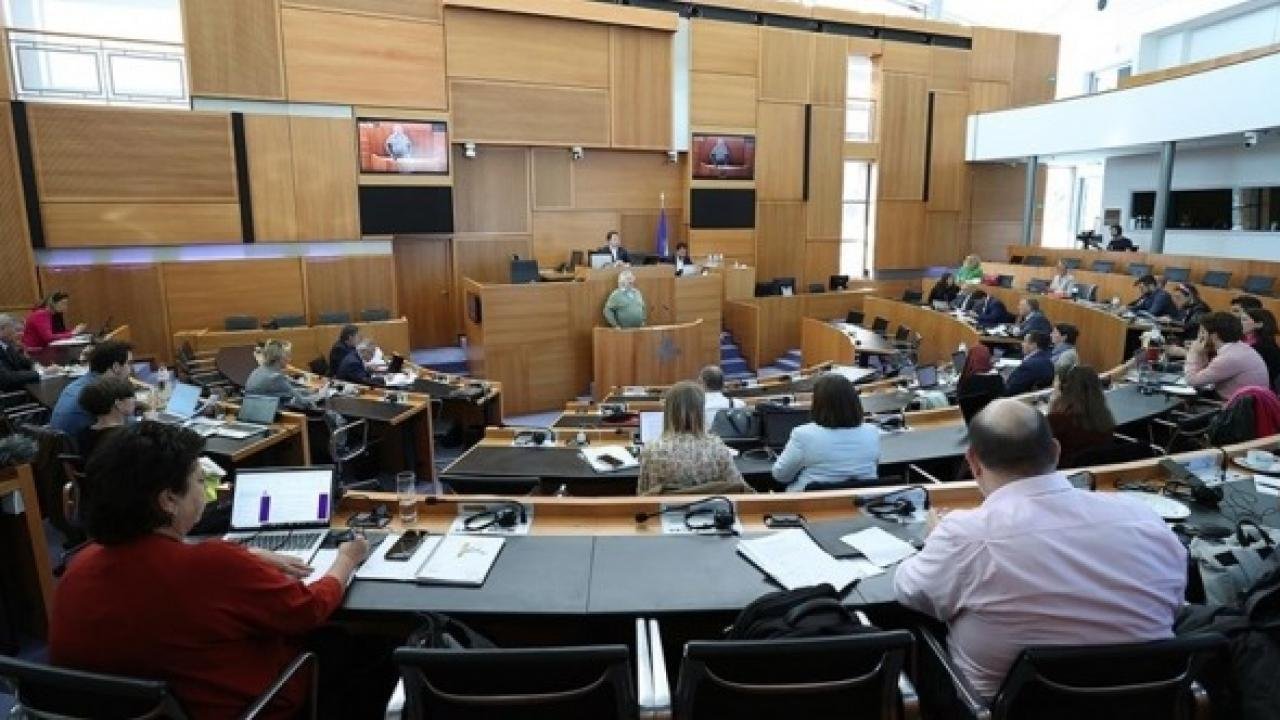 Müslümanlar ve Yahudiler helal kesimin yasaklanmaması için birlikte hareket ediyor