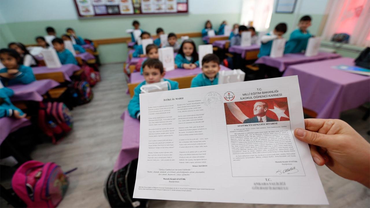 Okullar ne zaman kapanıyor? MEB karnelerin verileceği tarihi açıkladı!