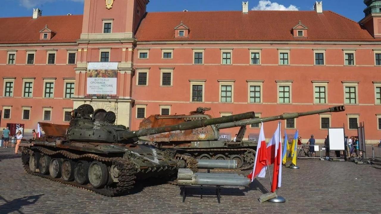 Putin çok kızacak! Rus yankını şehrin ortasında sergilediler