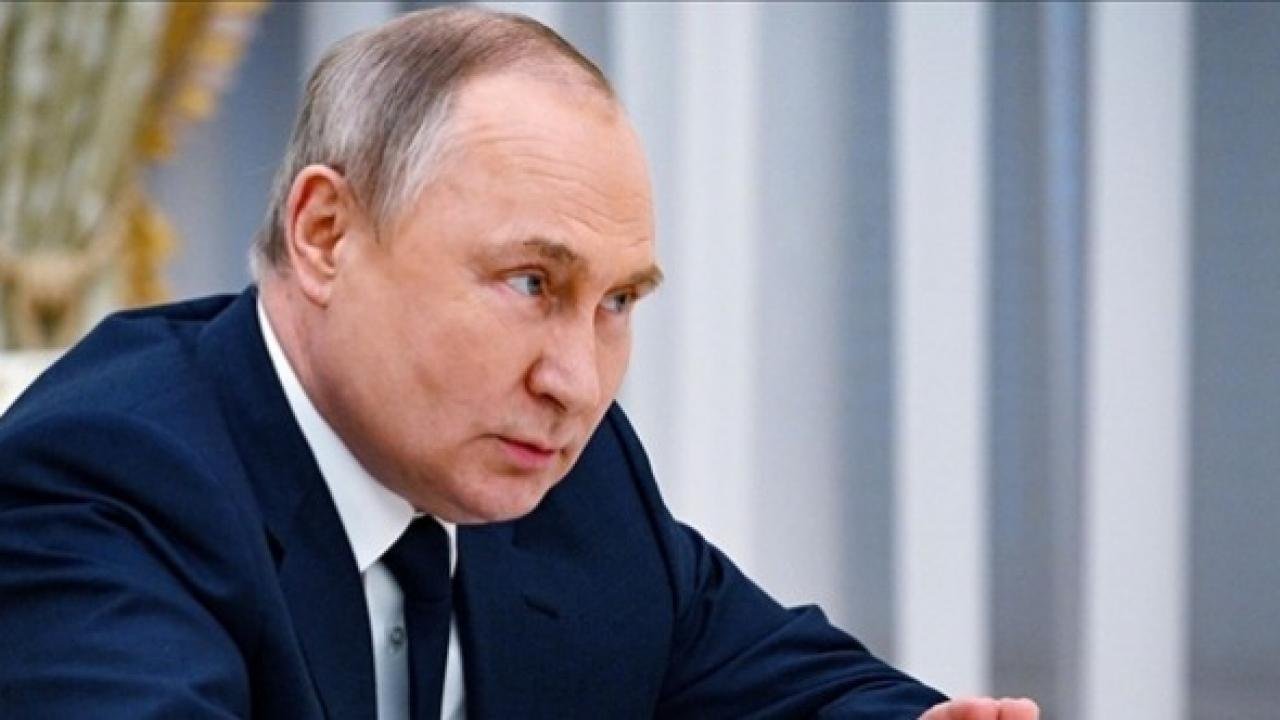 Putin ilk kez yurt dışına çıktı